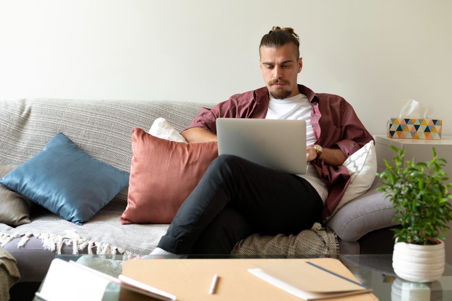 5 raisons de ne pas bosser depuis chez soi quand on lance sa boîte